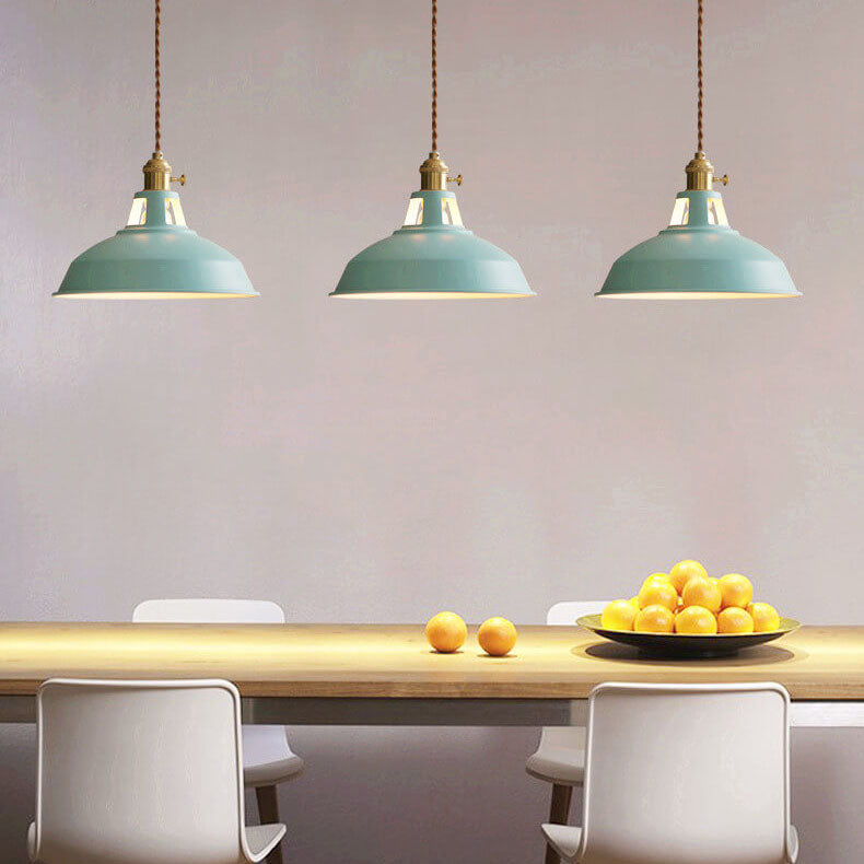 Frendorf | UrbanGlow Industrielle Pendelleuchte | Farbige Barn Shade Hängeleuchte | 1-flammig für Küche & Esszimmer