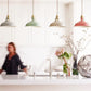 Frendorf | UrbanGlow Industrielle Pendelleuchte | Farbige Barn Shade Hängeleuchte | 1-flammig für Küche & Esszimmer