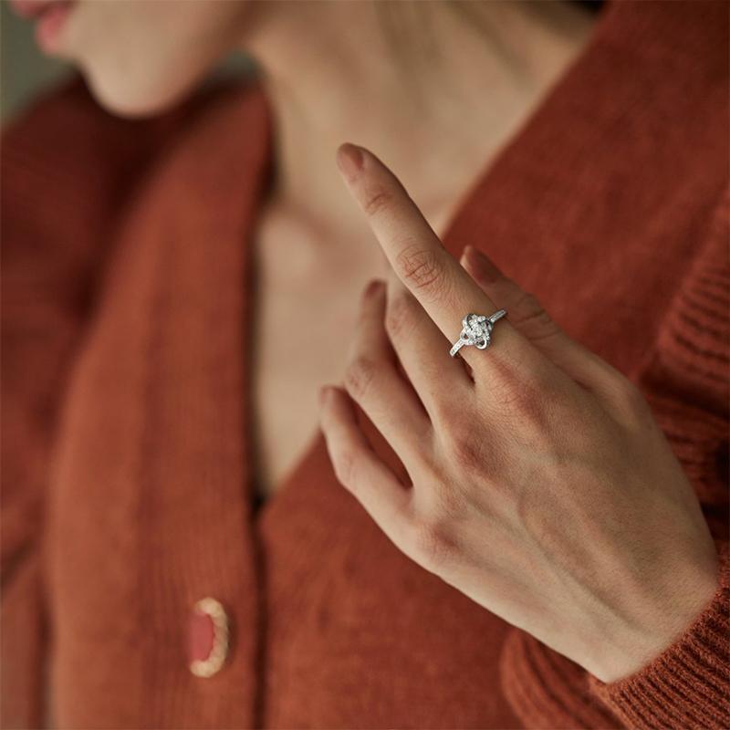 Frendorf |  Endless Knot Freundschaft Ring und Halskette