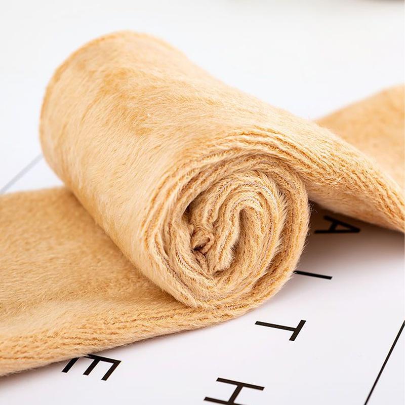 Frendorf |  Winterliche, samtweiche Schneesocken