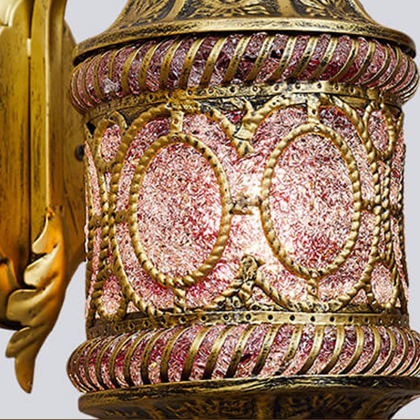 Frendorf | ZyraGlow Wandleuchte | Südostasiatisches Hohlmetall-Design | 1-flammige Lampe in Rosa