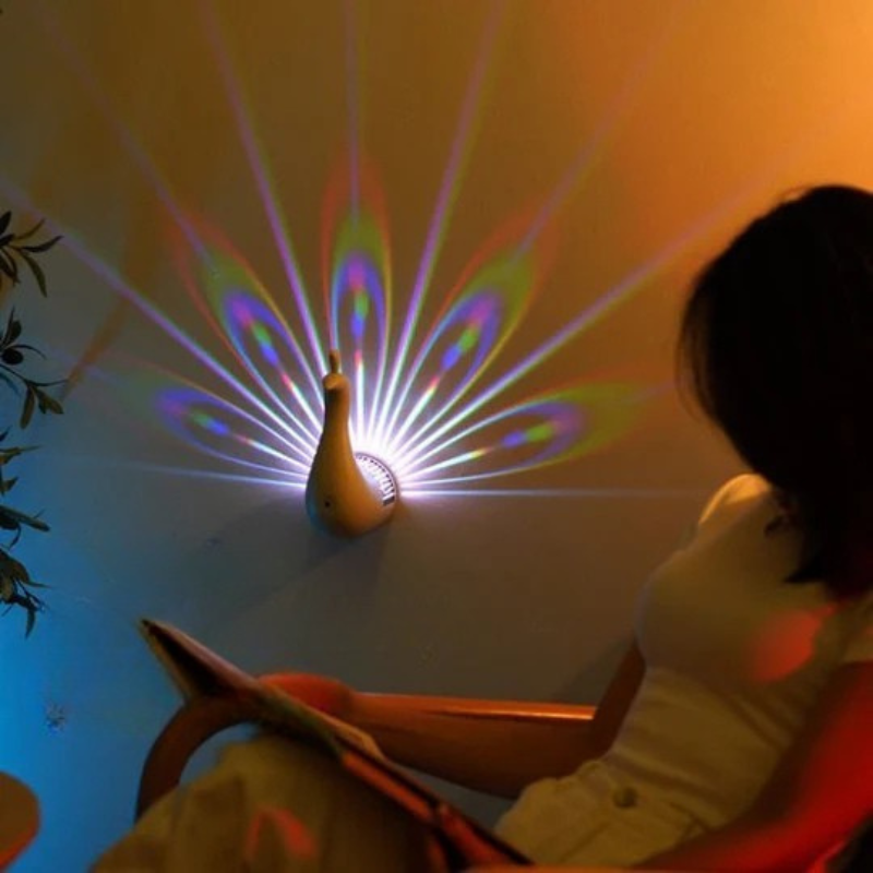 Frendorf | PeacockGlow LED-Projektionlampe – Dekorative Lampe mit Fernbedienung und Farbeffekten