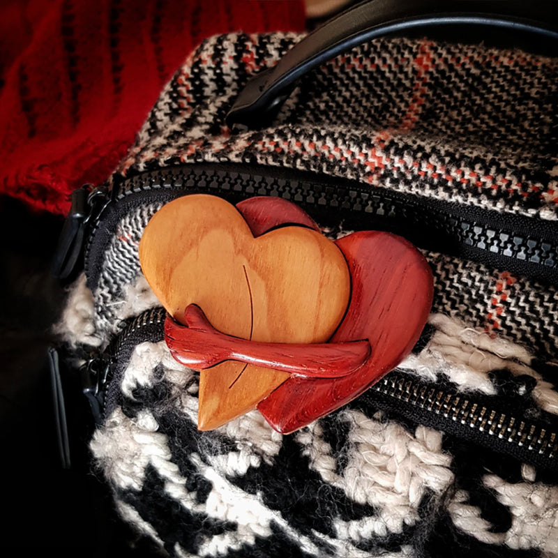 Frendorf | HeartCraft Liebevolle Herz-Anstecker aus Holz | Intarsien-Design | Nachhaltige Accessoires