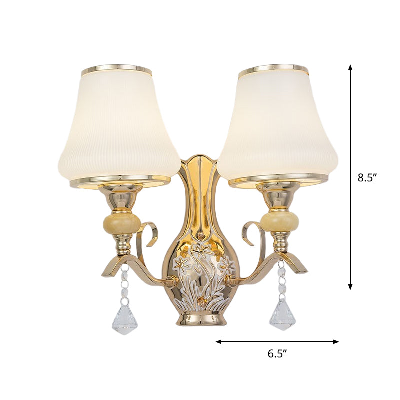 Frendorf | 2-Licht Wandleuchte mit Glockenschirm, geripptem Glas, nordisches Wohnzimmer, wandmontierte Lichtquelle in Gold