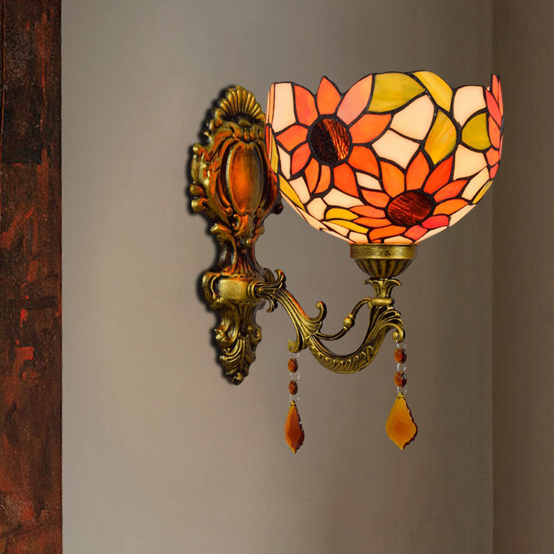 Frendorf | Schaapbloem Patroon Koepel Wandlamp 1 Gloeilamp Gezaagd Glas Tiffany Wandverlichting Fixture met Messing Gebogen Arm