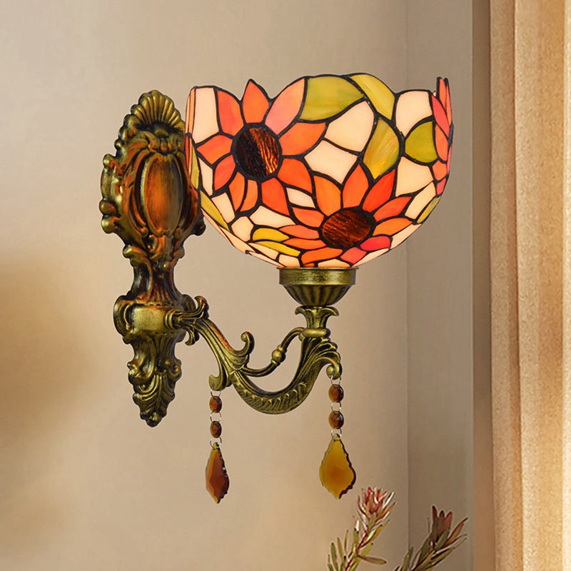 Frendorf | Schaapbloem Patroon Koepel Wandlamp 1 Gloeilamp Gezaagd Glas Tiffany Wandverlichting Fixture met Messing Gebogen Arm