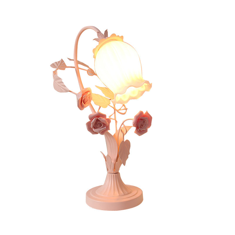 Wellenschliff Opalglas Tischleuchte Romantische Pastoral 1 Kopf Schlafzimmer Nachttischlampe mit Rose in Pink/Blau/Weiß