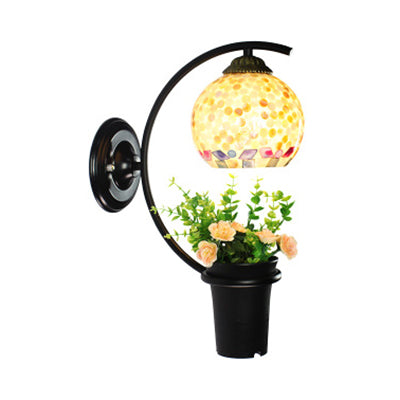Frendorf | Globe Wandlamp Tiffany Gevoegd Glas 1 Kop Beige Wandarmatuur met Bloem Decoratie