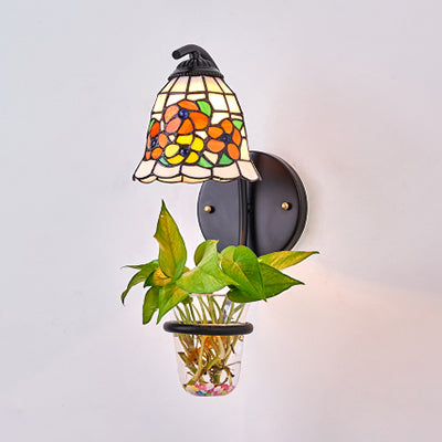 Frendorf | Dome Wandleuchte Tiffany Mehrfarbiges Buntglas 1 Kopf Rot/Orange-Gelb/Blau Wandmontage Licht mit Pflanzendekoration
