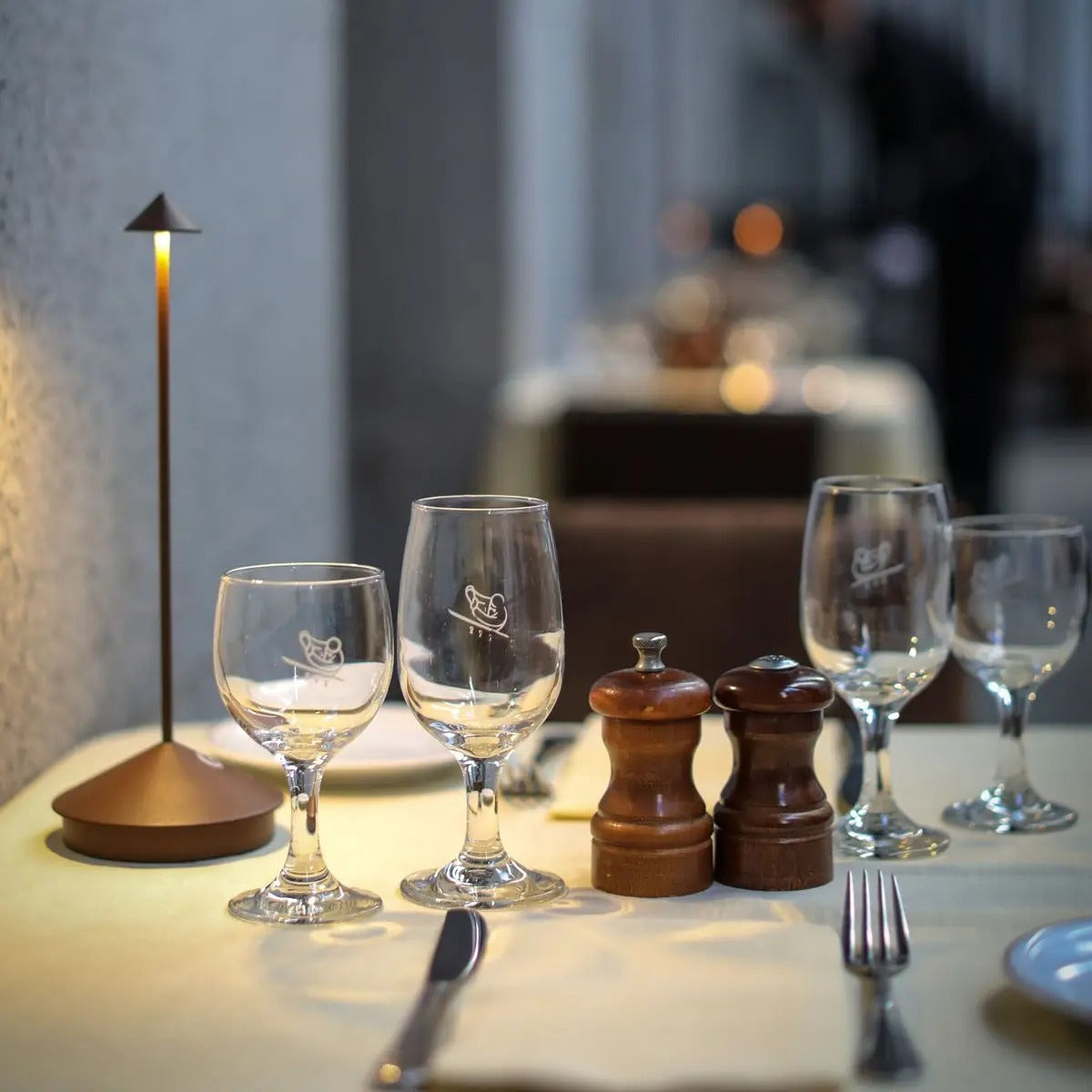 Frendorf | GlowLuxe wiederaufladbare Tischlampe
