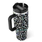 40 Oz Tumbler mit Griff Strohhalm isoliert
