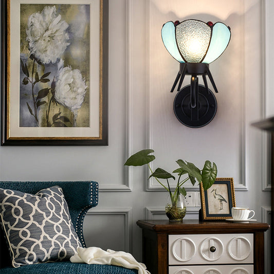 Frendorf | Petal Wandlamp Lichtblauw Glas 1 Licht Tiffany Muurbevestiging Licht in Zwarte Afwerking voor Slaapkamer Bedzijde