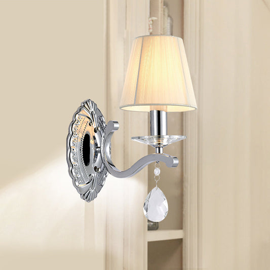 Frendorf | 1/2-Kopf Plissee Stoff Wandlicht Modernismus Beige Kegel Ecke Wandleuchte mit verchromtem gebogenem Arm