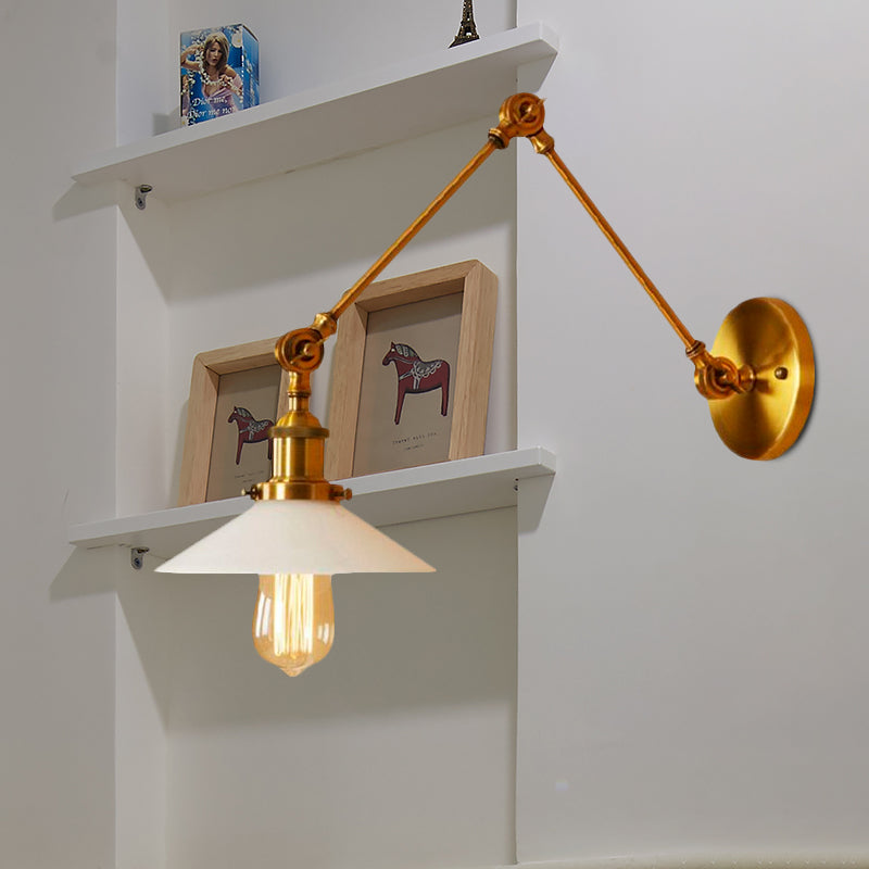 Frendorf | Weißes Glas Messing Wandlicht Cone 1-Licht Industrielle Leuchte für Schlafzimmer