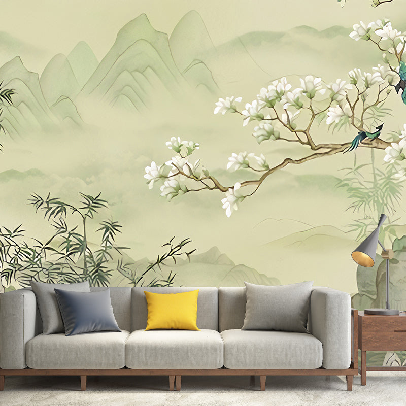Elegante Blumen- und Bergmural für die Wohnkultur, Pastellgrün, Personalisierte Größe verfügbar