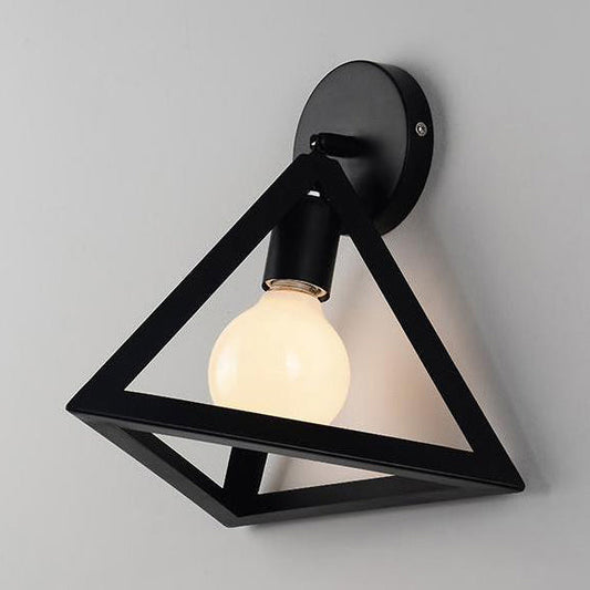 Frendorf | Metalen Gevangen Wandlamp met Driehoek Shade Loftstijl 1 Licht Slaapkamer Wandlamp in Zwart