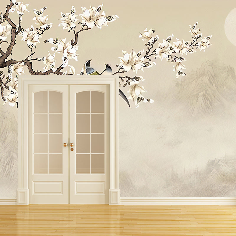 Frendorf | Asiatisch inspirierte Magnolie Wandtapete für Akzentwand, personalisierte Wanddekoration in pastelbraun