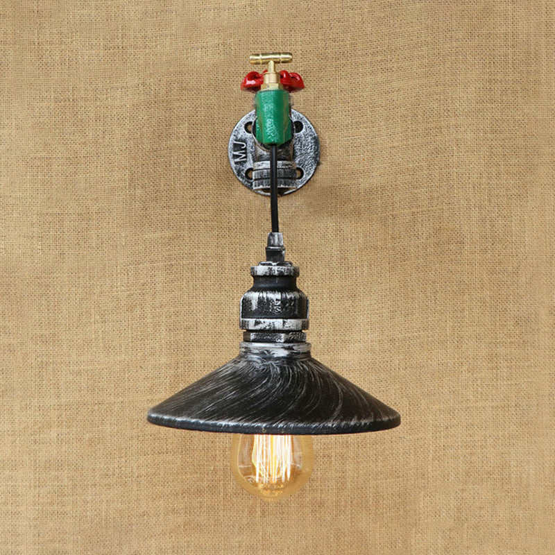 Frendorf | Steampunk Wandlamp met Conische Schaduw 1 Lamp Gietijzeren Muurlicht in Verouderd Zilver