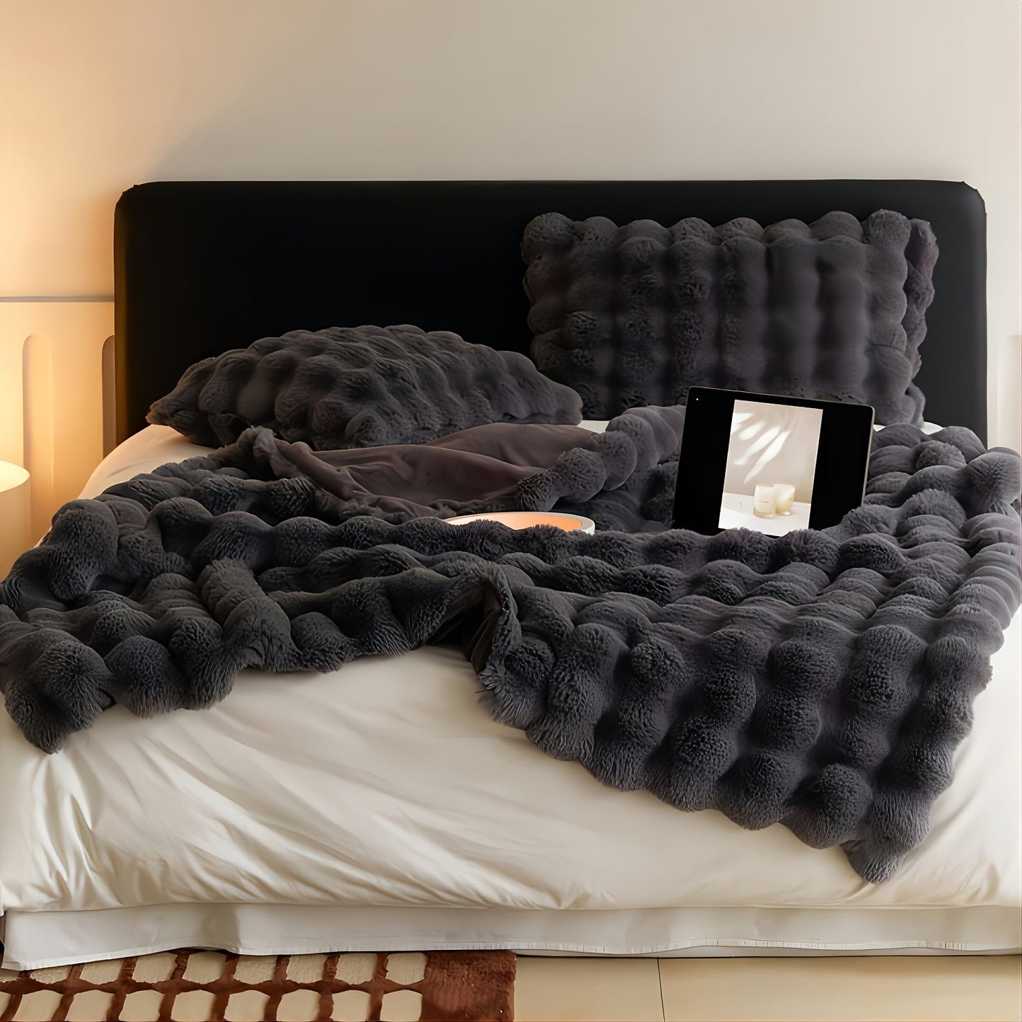Frendorf | Premium Fleece-Decke mit elegantem Design