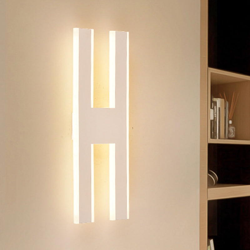 Frendorf | Alphabet Metall Wandlampe Modern LED Weiß/Schwarz Wandleuchten für Nachttische in Weiß/Warmlicht