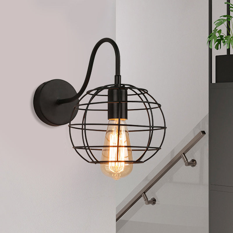 Frendorf | Industriell stilvoller Globus Käfig Wandbeleuchtung 1 Glühbirne Metall Wand Sconce Licht mit gebogenem Arm in Schwarz für Nachttisch