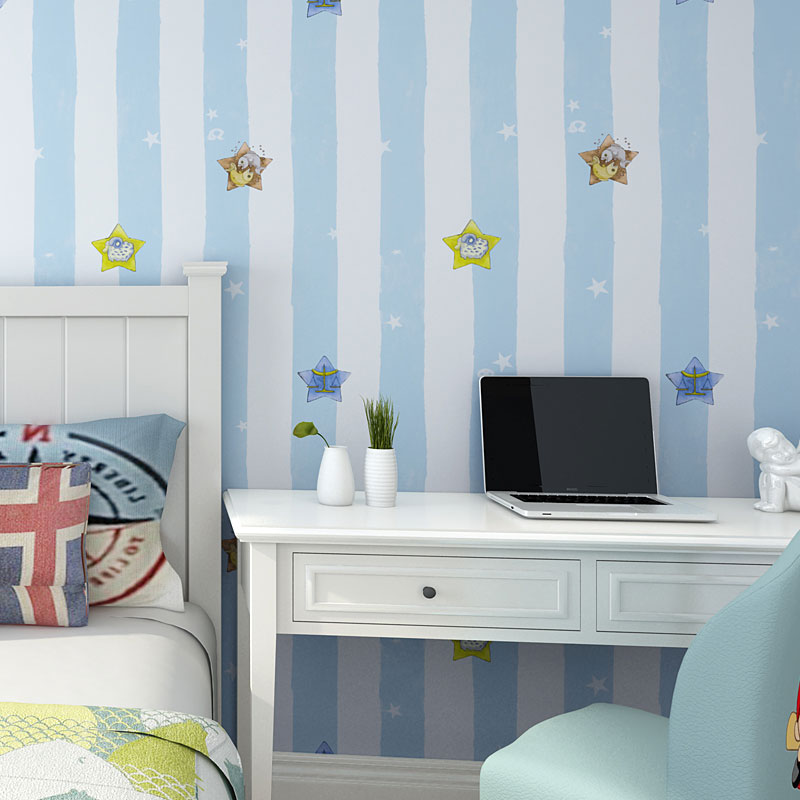 Frendorf | 33' x 20.5" Minimalistische Tapetenrolle für Kinderzimmer mit Cartoon-Stern- und Streifendessin in sanften Farben