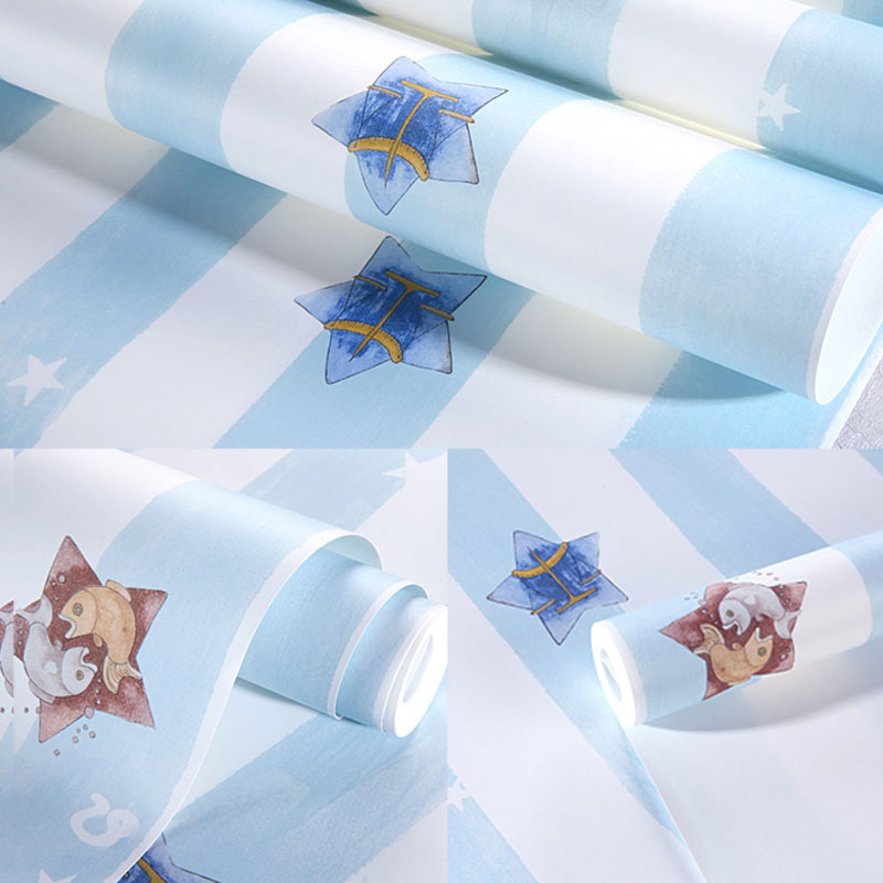 Frendorf | 33' x 20.5" Minimalistische Tapetenrolle für Kinderzimmer mit Cartoon-Stern- und Streifendessin in sanften Farben