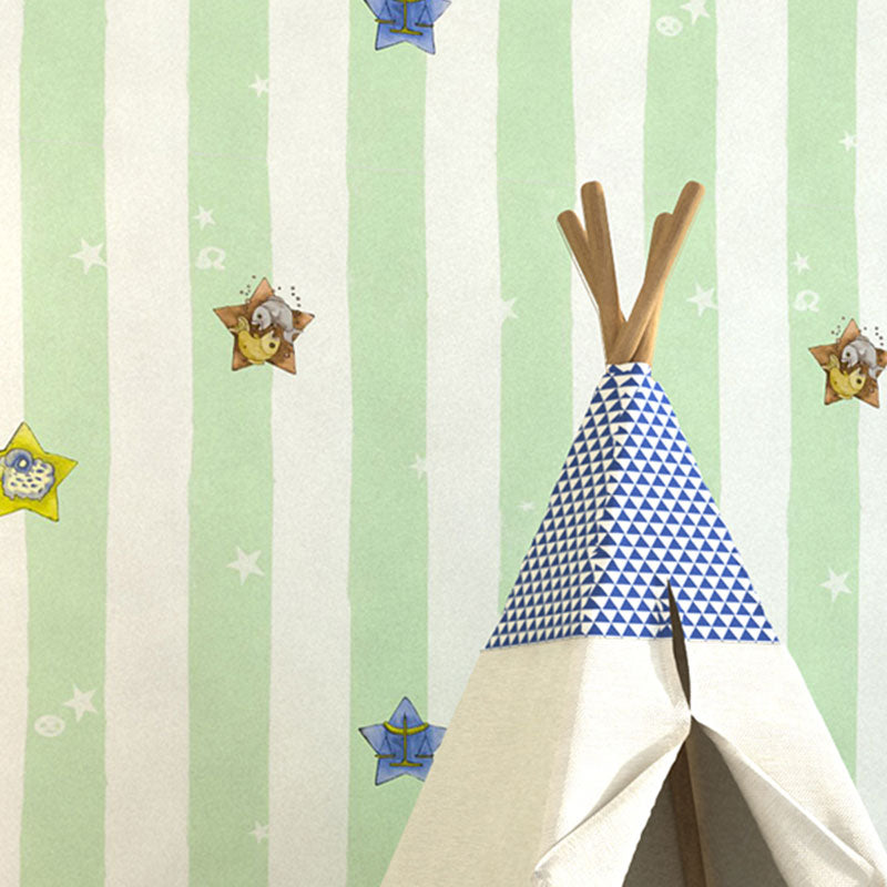 Frendorf | 33' x 20.5" Minimalistische Tapetenrolle für Kinderzimmer mit Cartoon-Stern- und Streifendessin in sanften Farben