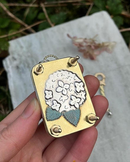 Frendorf | Mikro-Blumenpresse | Handgefertigt aus Silber & Messing | Inkl. 10 Blätter Herbarium-Papier