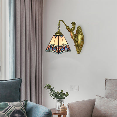 Frendorf | Beige Glas Trapez Sconce Licht Fixture Tiffany 1 Kopf Wandmontiert Licht für Wohnzimmer