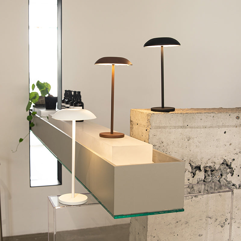 IronShine | Elegante & Wiederaufladbare Tischlampe