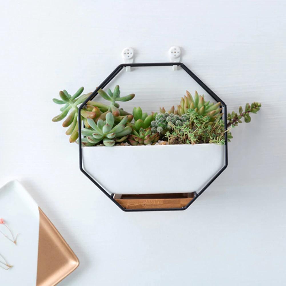 Frendorf | GeoFrame Keramik Wandpflanztopf mit Metallrahmen | Octagon Design