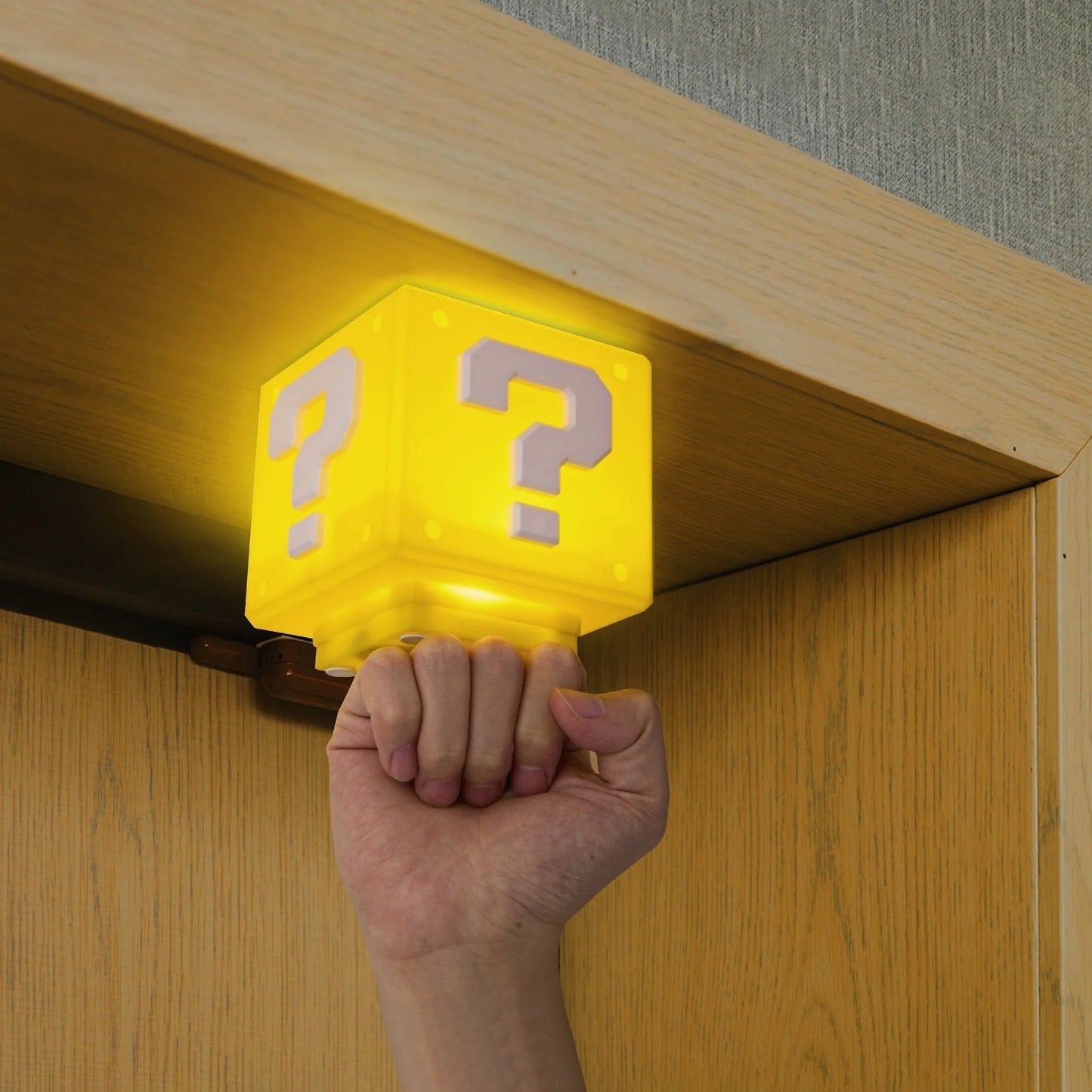 Frendorf | Power-Up Block Nachtlampe - Super Mario-inspirierte Spieldekoration