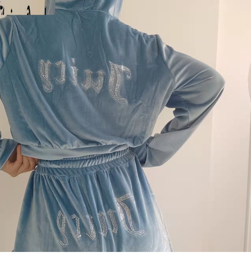 Frendorf | Saftiges Sweatshirt und Hosen mit Diamanten