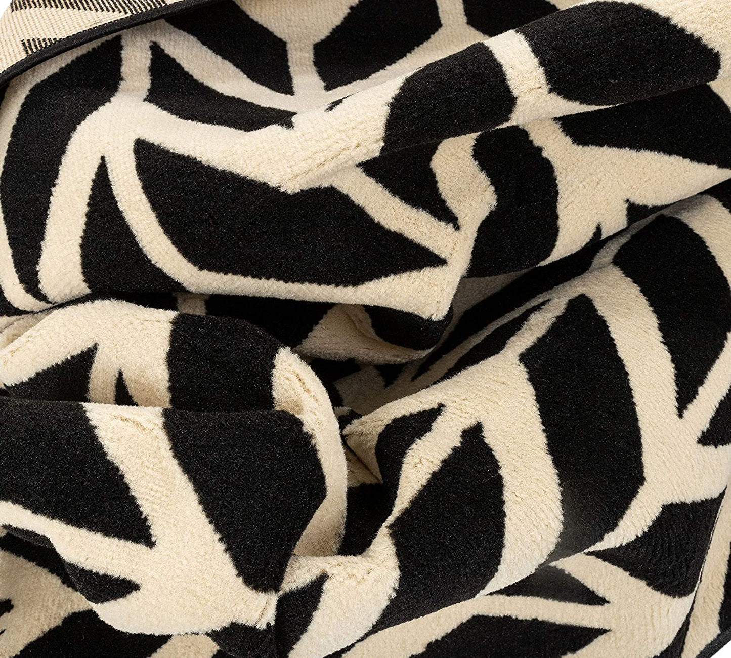 Miami Bourban Chevron Schwarz Modernes Teppich