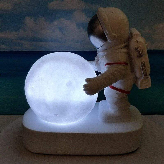Frendorf | Astronaut Auf Dem Mond Nachtlicht