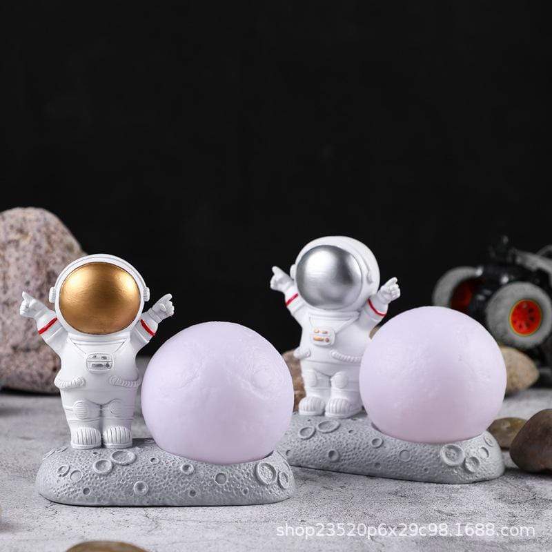 Frendorf | Astronaut Auf Dem Mond Nachtlicht