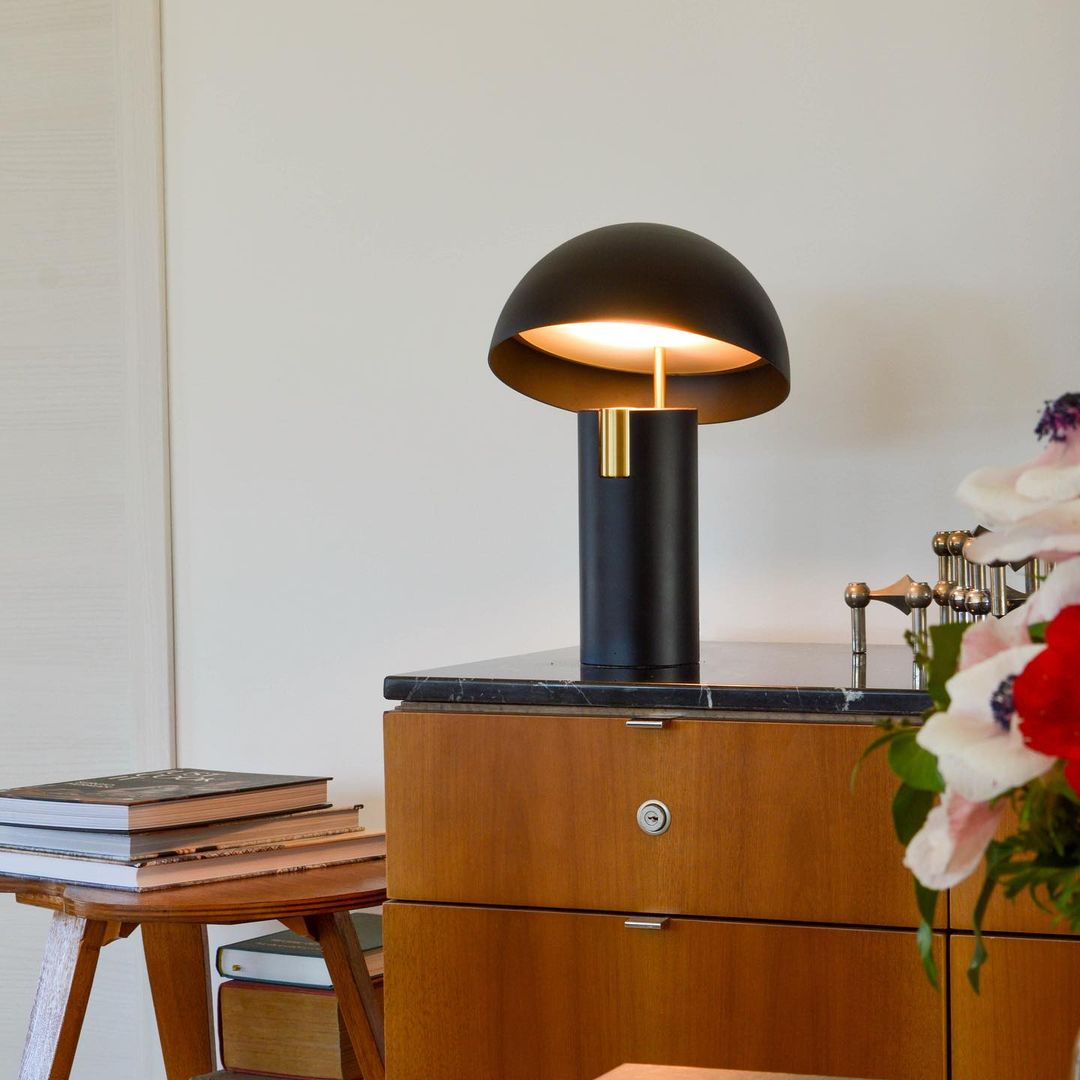 Tischlampe - RetroWave - Minimalistisches & Verstellbares Design - Schicke Moderne Eleganz
