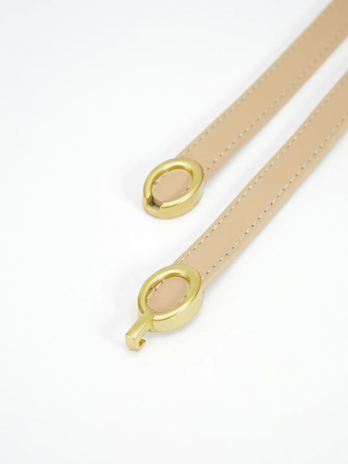 Frendorf | Schmaler Ledergürtel mit Stilvollem Ringverschluss für Damen