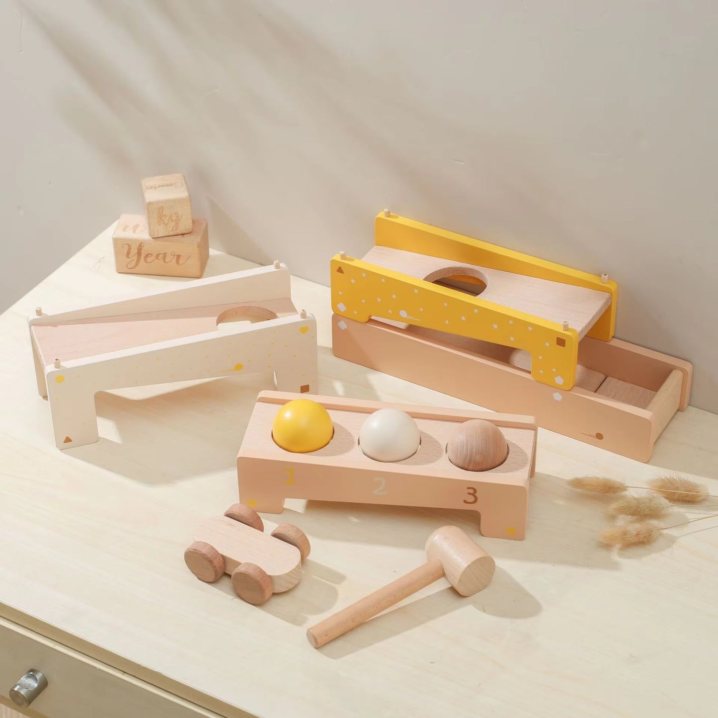 Frendorf | Motorik-Kugelbahn aus Holz mit Hammer und Auto – Spielschub