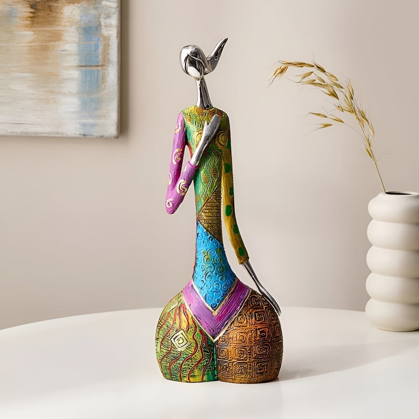 Frendorf | SculptaLume – Elegante Harzstatue für stilvolle Wohnkultur