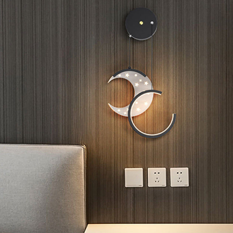 Zeitgenössische nordische Astronauten-Mond-Sterne-Muster-Acryl-Eisen-LED-Wandleuchte für das Wohnzimmer