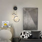 Zeitgenössische nordische Astronauten-Mond-Sterne-Muster-Acryl-Eisen-LED-Wandleuchte für das Wohnzimmer