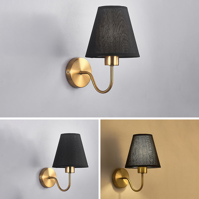 Zeitgenössische nordische runde gebogene Stangen-Eisen-Stoffschirm 1-Licht Wandleuchte Lampe für Wohnzimmer