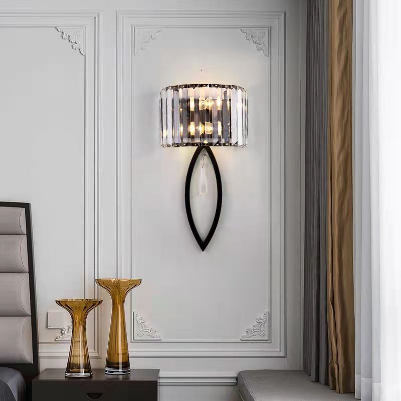 Moderne Luxus Halbkreis Gestreift Eisen Kristall 2-Licht Wandlampe Für Wohnzimmer