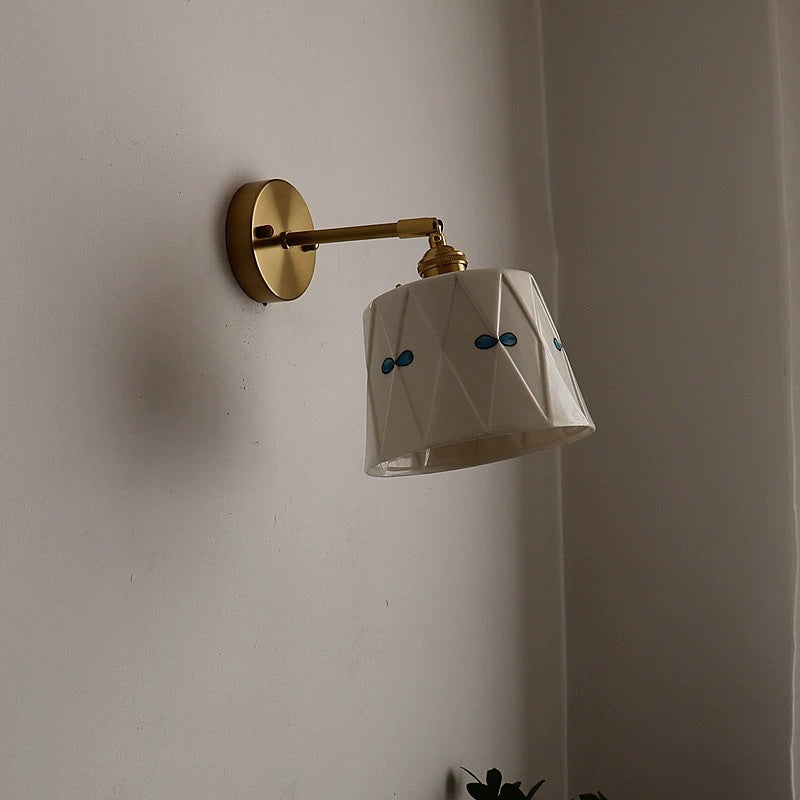 Traditionelle chinesische runde Bogen Diamant Druck Keramik Schirm Messing 1-Licht Wand Leuchte Lampe für Schlafzimmer