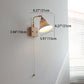 Traditionelle japanische drehbare gerade Stangen-Glo be runde Tasse Form Holz Kupfer Keramik 1-Licht Wandlampe für Wohnzimmer
