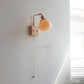 Traditionelle japanische drehbare gerade Stangen-Glo be runde Tasse Form Holz Kupfer Keramik 1-Licht Wandlampe für Wohnzimmer