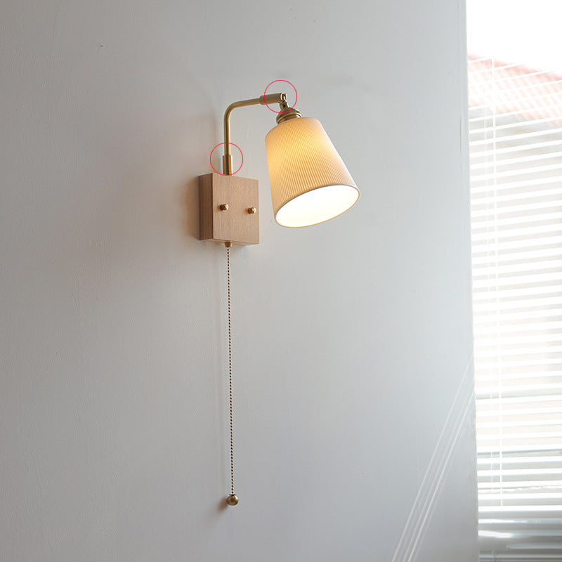 Traditionelle japanische drehbare gerade Stangen-Glo be runde Tasse Form Holz Kupfer Keramik 1-Licht Wandlampe für Wohnzimmer