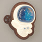 Zeitgenössische Kreative Astronaut Holzbasis PE-Schirm LED Wandleuchte Lampe für Schlafzimmer